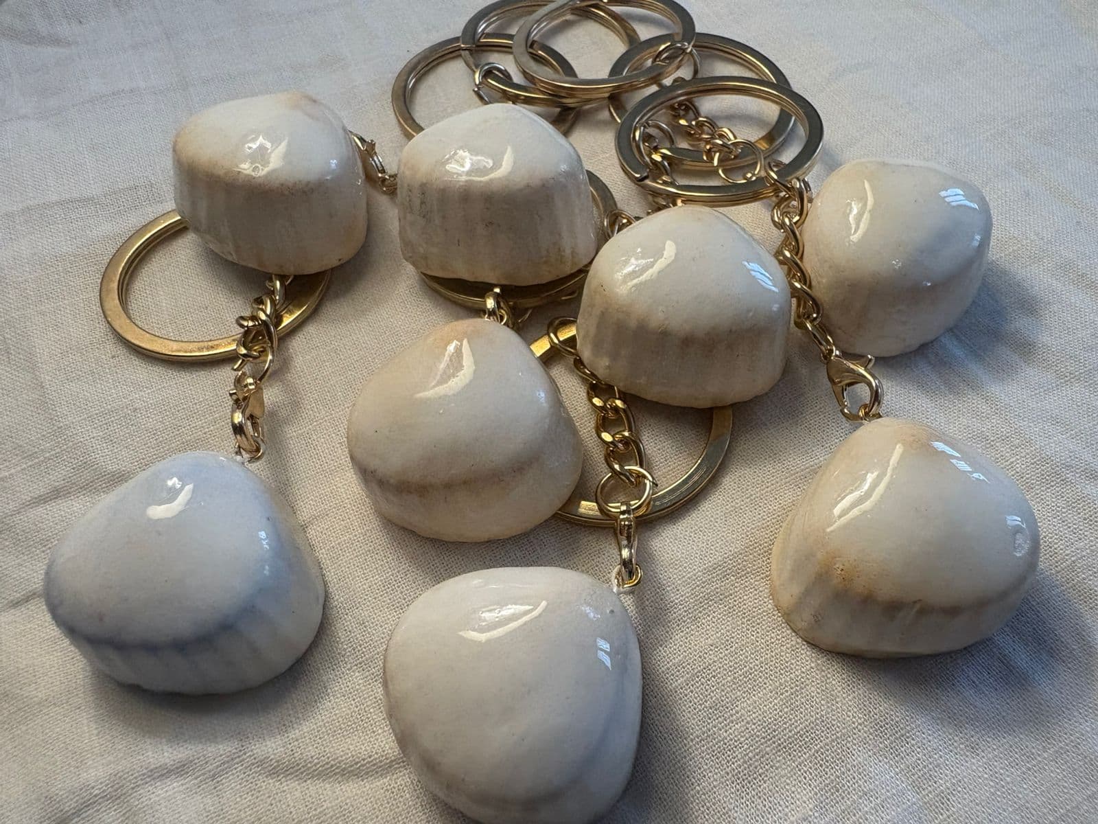White handmade resin stone keychains
